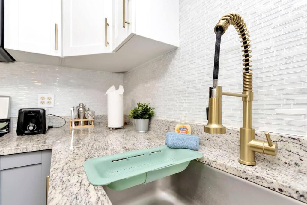 Cozy Bungalow With Patio & Grill, Private And Location Tampa Ngoại thất bức ảnh