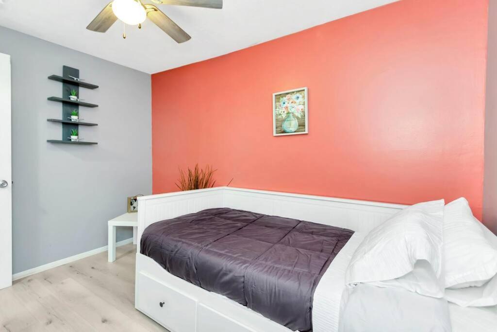 Cozy Bungalow With Patio & Grill, Private And Location Tampa Ngoại thất bức ảnh