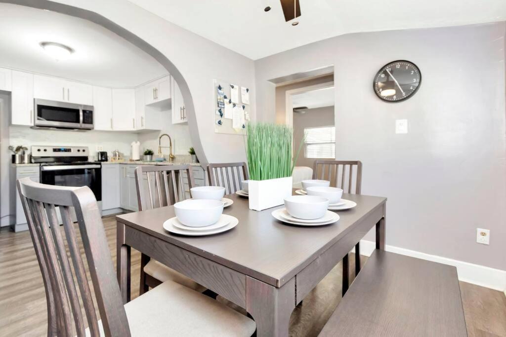 Cozy Bungalow With Patio & Grill, Private And Location Tampa Ngoại thất bức ảnh